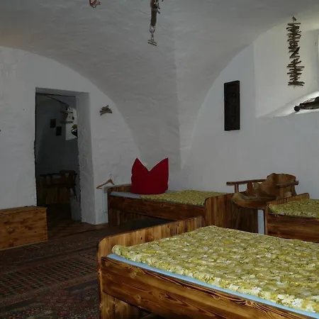 Schloss Niedenburg *