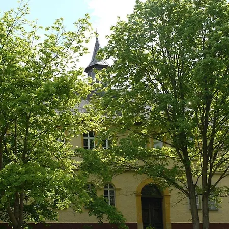 Hostel Schloss Niedenburg *